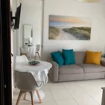 Small House 度假居 奥特朗托